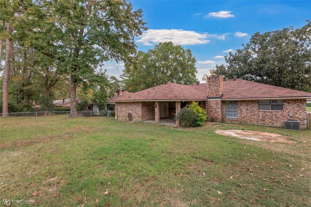 8615 Hollow Bluff Drive, Haughton, LA 71037