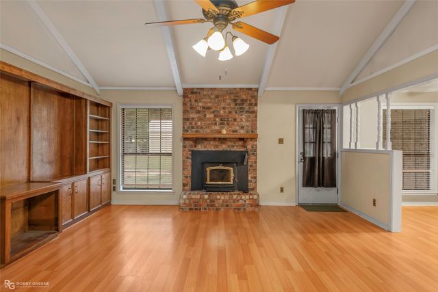 8615 Hollow Bluff Drive, Haughton, LA 71037