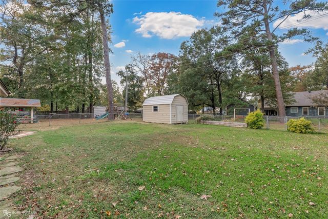 8615 Hollow Bluff Drive, Haughton, LA 71037