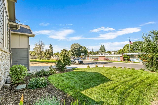 6916 E 4th Ave, Spokane Valley, WA 99212