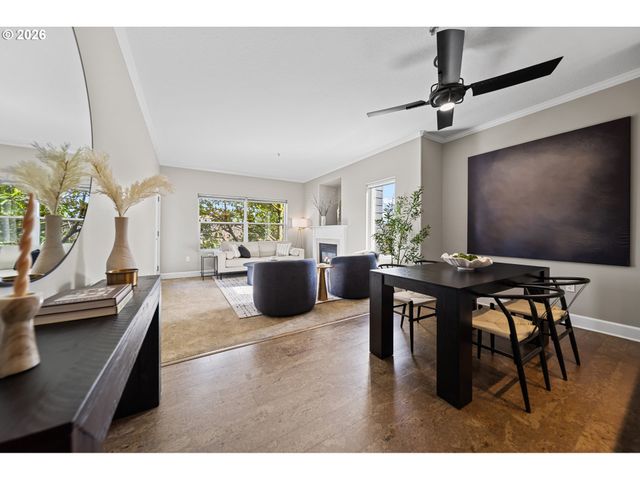 614 S NEVADA St B, Portland, OR 97219