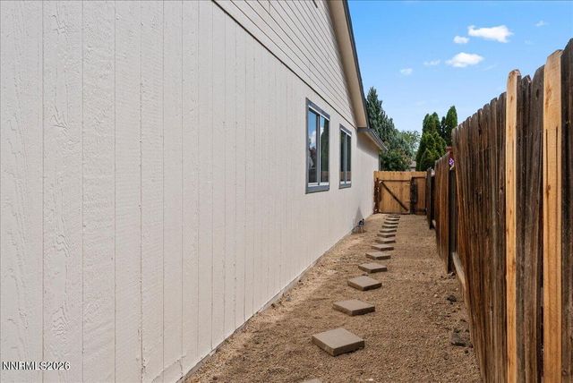 7295 Lindsey Lane, Sparks, NV 89436