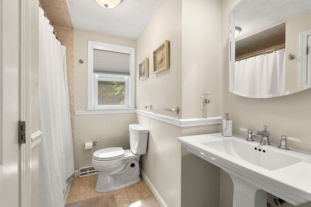 15 Crestwood Drive, Framingham, MA 01701