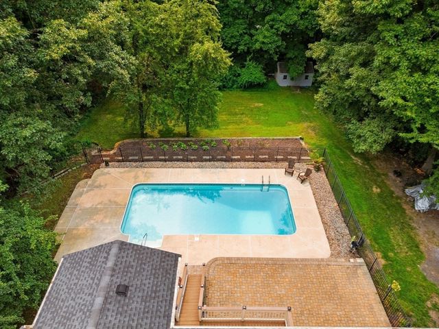 15 Crestwood Drive, Framingham, MA 01701
