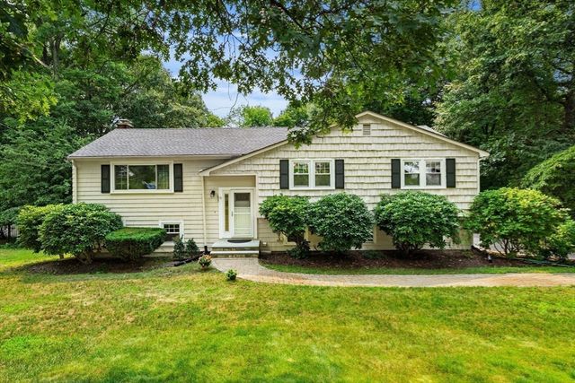 15 Crestwood Drive, Framingham, MA 01701