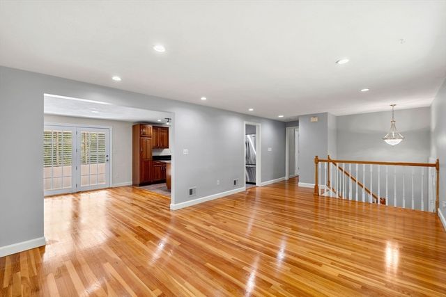 15 Crestwood Drive, Framingham, MA 01701