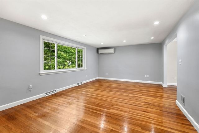 15 Crestwood Drive, Framingham, MA 01701