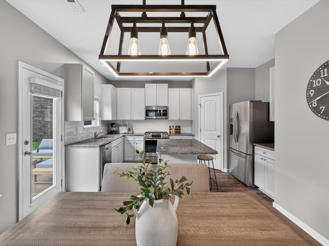 1804 Marcia Ct, Columbia, TN 38401