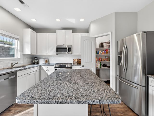 1804 Marcia Ct, Columbia, TN 38401