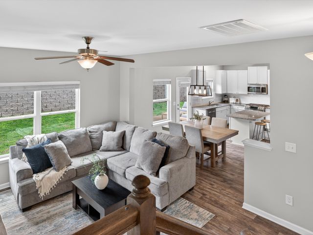 1804 Marcia Ct, Columbia, TN 38401