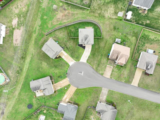 1804 Marcia Ct, Columbia, TN 38401