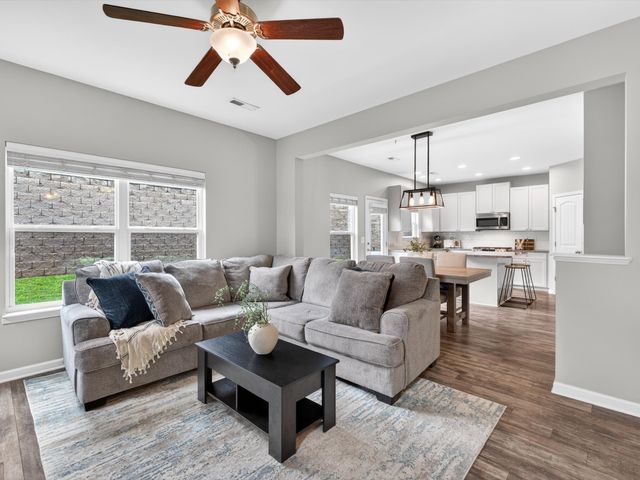 1804 Marcia Ct, Columbia, TN 38401