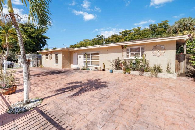 3761 SW 1 Street, Fort Lauderdale, FL 33312