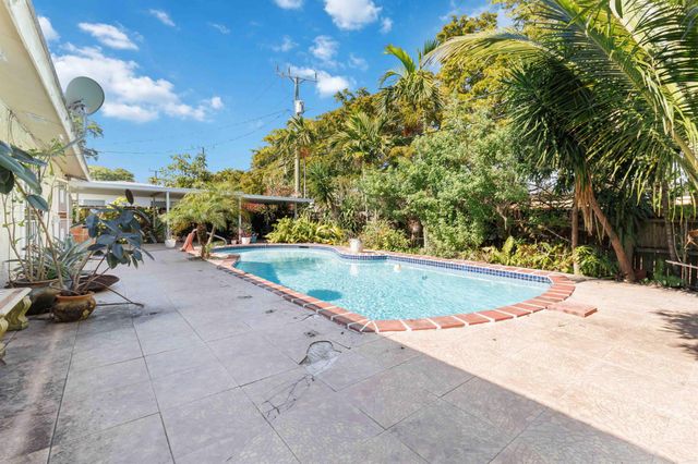 3761 SW 1 Street, Fort Lauderdale, FL 33312