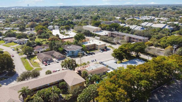 3761 SW 1 Street, Fort Lauderdale, FL 33312
