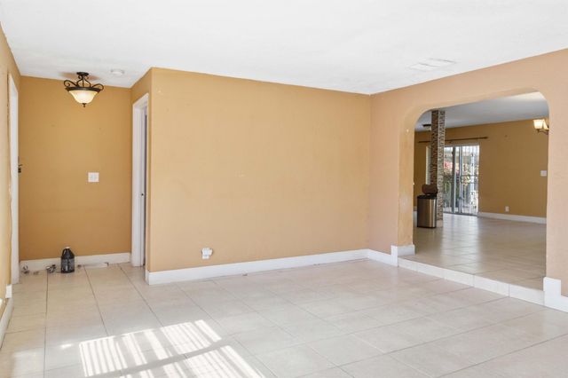 3761 SW 1 Street, Fort Lauderdale, FL 33312