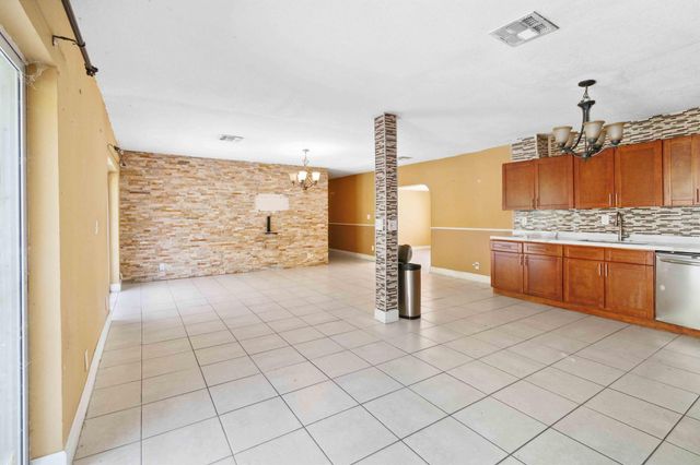 3761 SW 1 Street, Fort Lauderdale, FL 33312