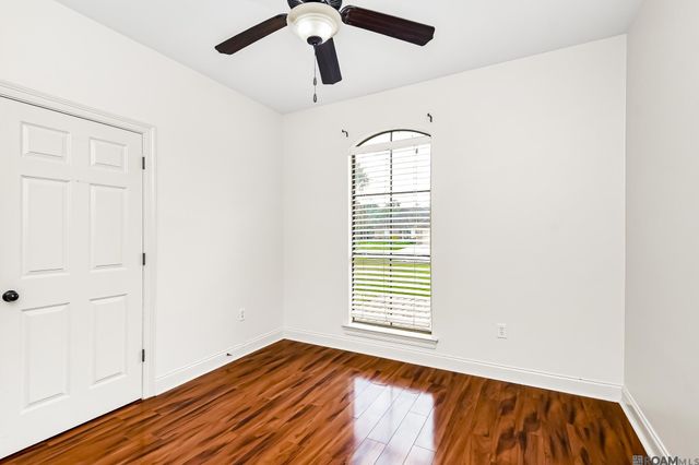 12467 Dutchtown Villa Dr, Geismar, LA 70734