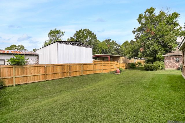 12467 Dutchtown Villa Dr, Geismar, LA 70734