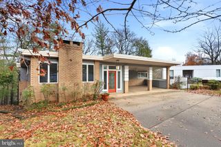 2745 N RADFORD ST, Arlington, VA 22207