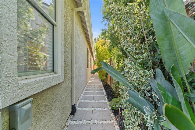 4803 Windsong St, Sacramento, CA 95834