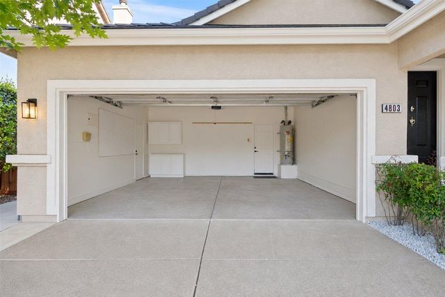 4803 Windsong St, Sacramento, CA 95834