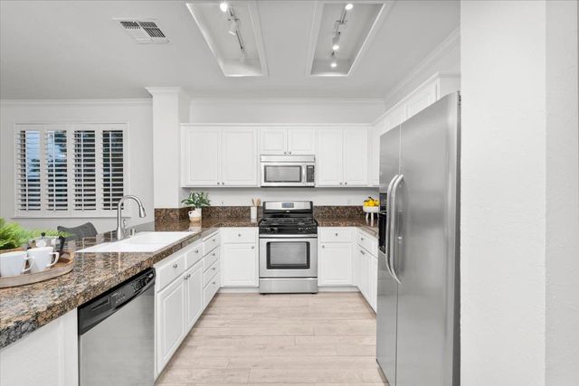 4803 Windsong St, Sacramento, CA 95834
