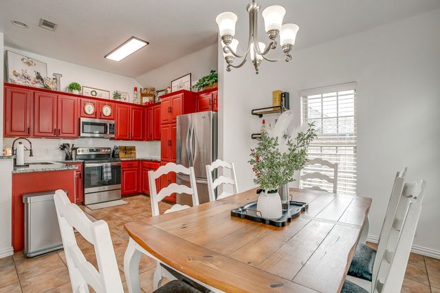 707 Brandt Street, Grandview, TX 76050