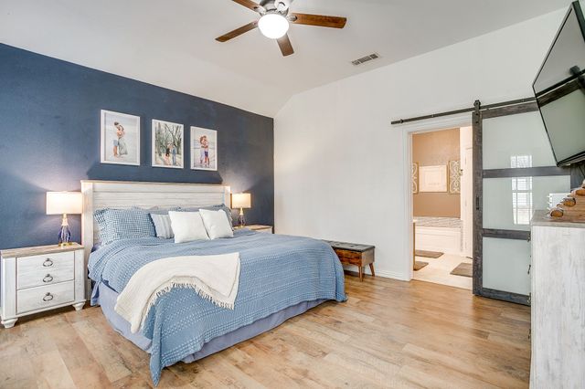 707 Brandt Street, Grandview, TX 76050