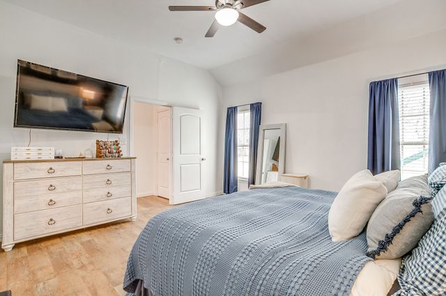 707 Brandt Street, Grandview, TX 76050