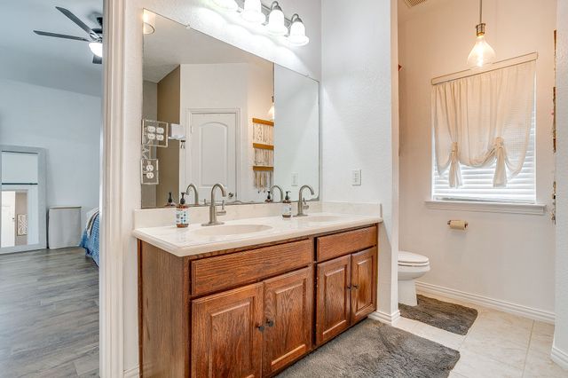 707 Brandt Street, Grandview, TX 76050