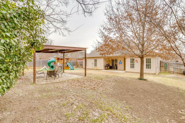 707 Brandt Street, Grandview, TX 76050