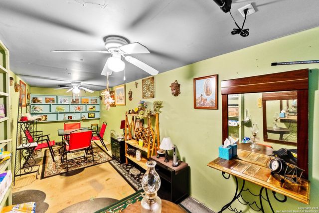 256 county road 5716, Natalia, TX 78059