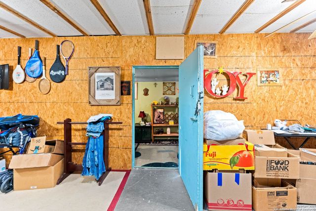 256 county road 5716, Natalia, TX 78059