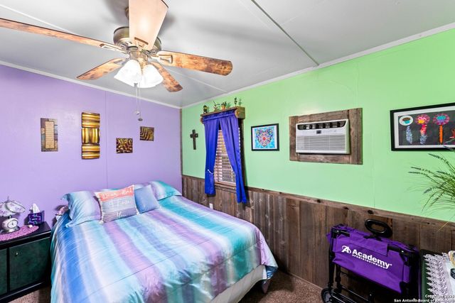 256 county road 5716, Natalia, TX 78059