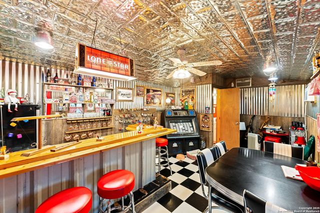 256 county road 5716, Natalia, TX 78059