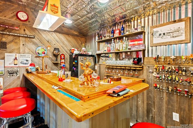 256 county road 5716, Natalia, TX 78059