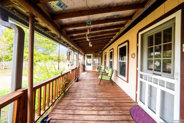 256 county road 5716, Natalia, TX 78059