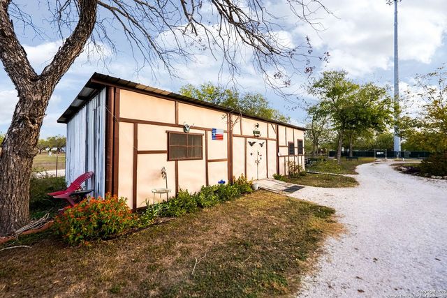 256 county road 5716, Natalia, TX 78059