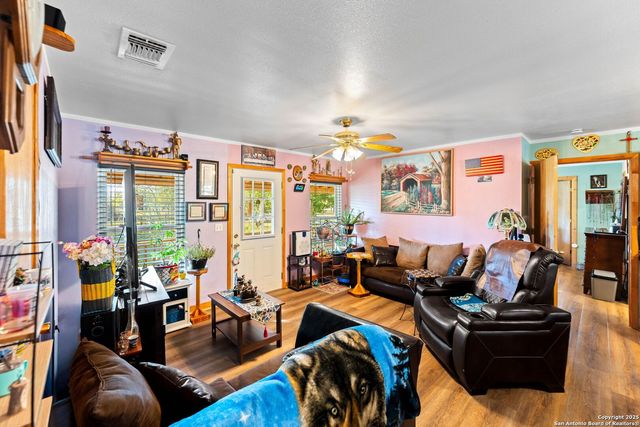 256 county road 5716, Natalia, TX 78059