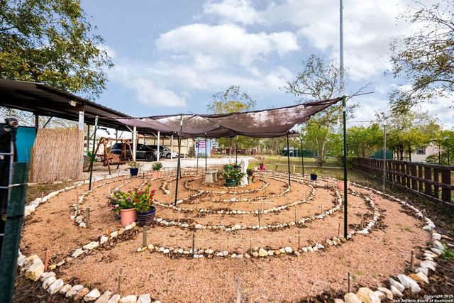 256 county road 5716, Natalia, TX 78059