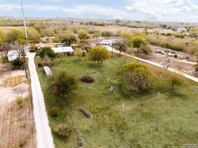 256 county road 5716, Natalia, TX 78059