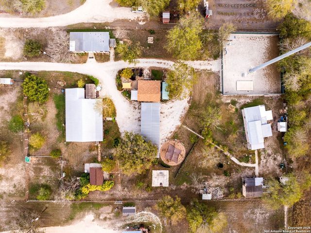 256 county road 5716, Natalia, TX 78059