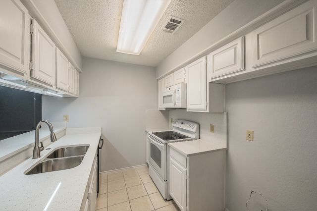 2800 Keller Springs Road 1D, Carrollton, TX 75006