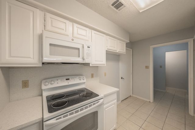 2800 Keller Springs Road 1D, Carrollton, TX 75006