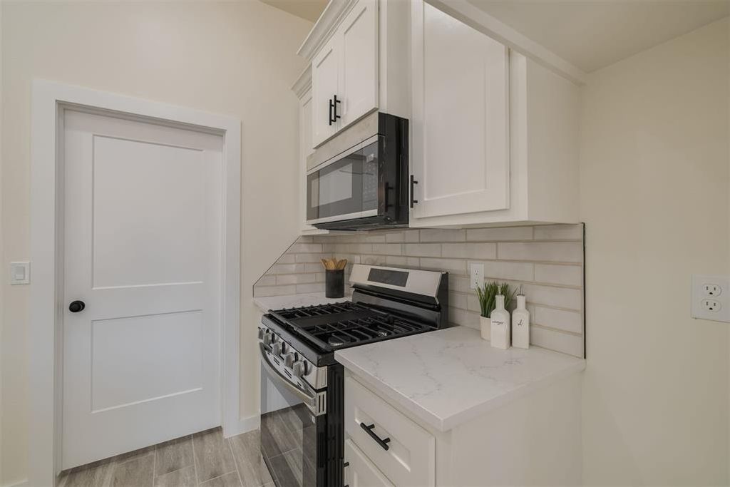 Image 11 of property listing at 1426 Monticello Court, Oklahoma City, OK 73111