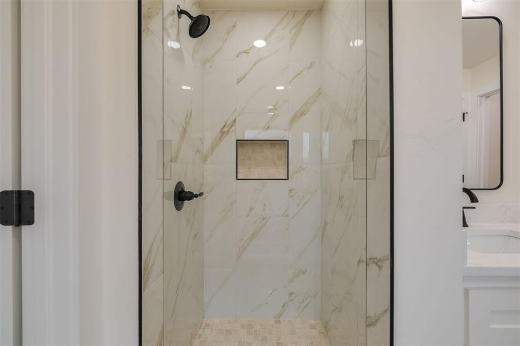 Image 22 of property listing at 1426 Monticello Court, Oklahoma City, OK 73111