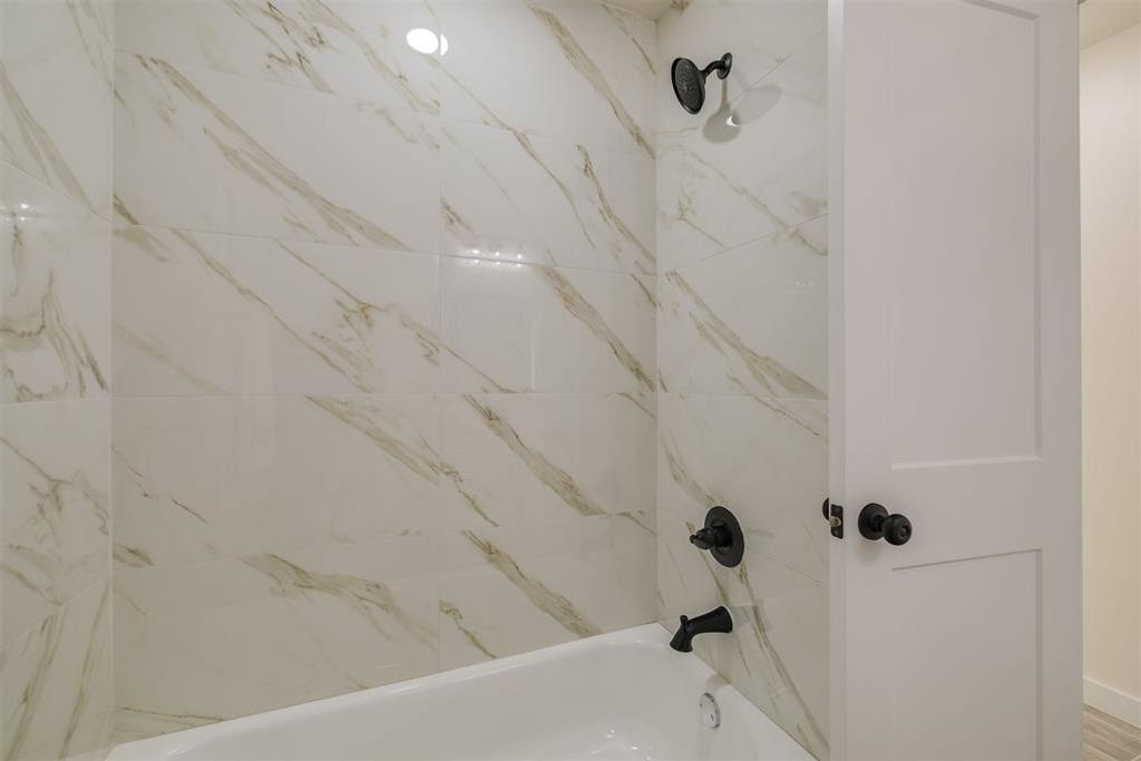 Image 28 of property listing at 1426 Monticello Court, Oklahoma City, OK 73111