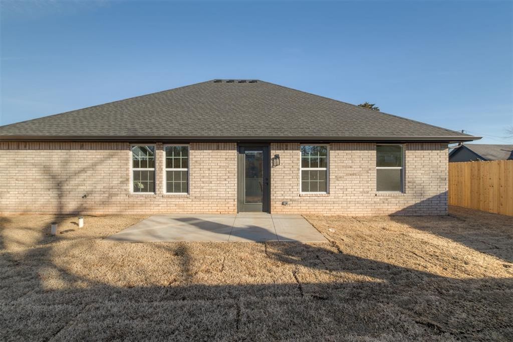 Image 32 of property listing at 1426 Monticello Court, Oklahoma City, OK 73111