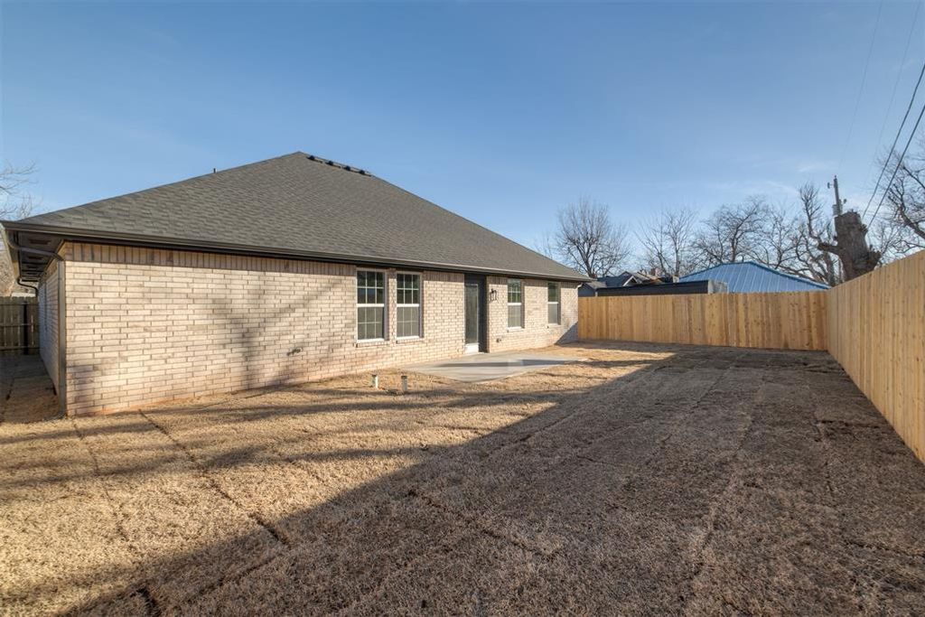 Image 33 of property listing at 1426 Monticello Court, Oklahoma City, OK 73111